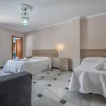 Casa Con Patio Maria Auxiliadora アパート
