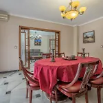 Casa Con Patio Maria Auxiliadora アパート